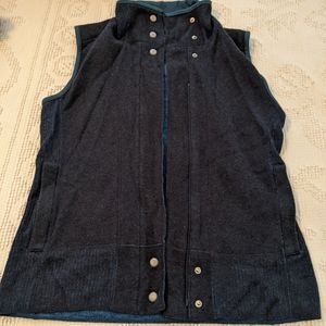 Title nine lightweight vest, medium